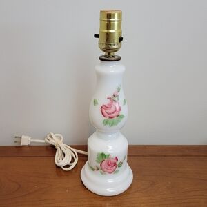 Vintage Milk Glass Handpainted‎ Lamp